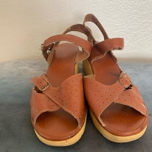 Vintage Kinney Shoe Leather Platform Sandals
